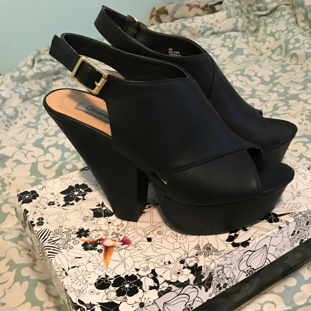 High heeled Black Sandals